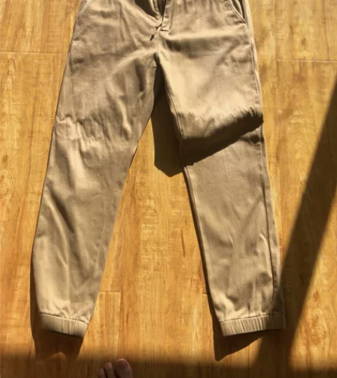 32码卡其色休闲裤 感兴趣的话点“我想要”...