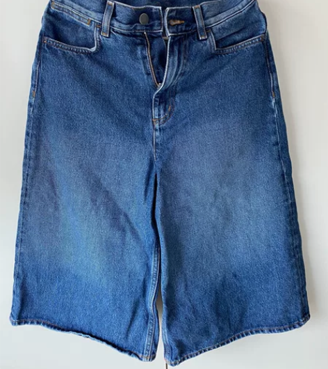 COS 七分牛仔裤，颜色很正很美 尺码是2...