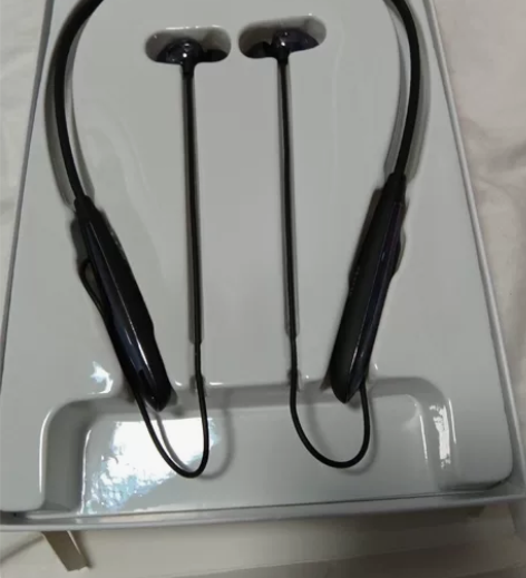 纽曼蓝牙运动耳机KL03，就拆封看了一下，...