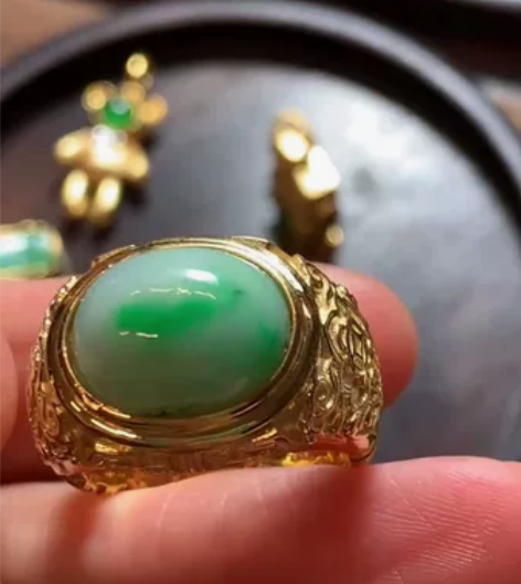 限时秒价2400 银鎏金镶 清代冰糯种满绿...