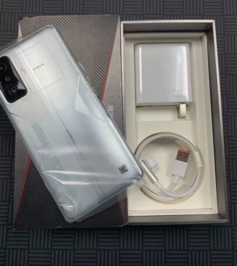 红米K50电竞版8+128银翼色 屏幕完好...