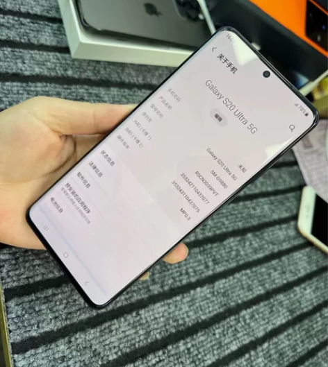 三星 S20 Ultra （5G）一百倍变...