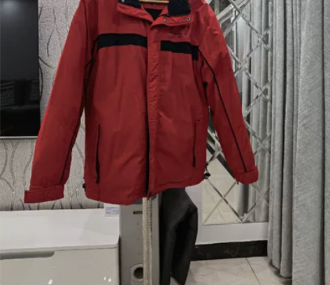 波司登男羽绒服 红色，尺码175/92A，...