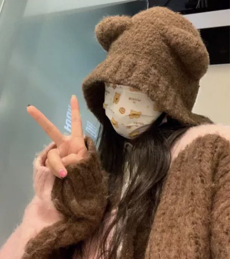 可爱小熊毛绒帽35.5妈耶 这顶小熊帽子真...