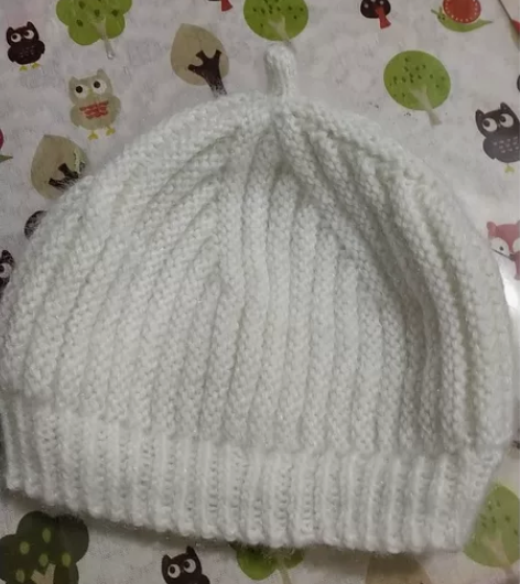 贝雷帽成人帽，手工编织，全新，松鼠绒线，乳...