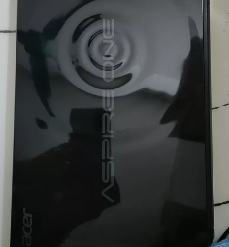 宏基D270笔记本 需要插电才能用，并且显...