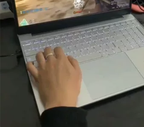 低价抛售公司i5联想笔记本电脑8G独显轻薄...