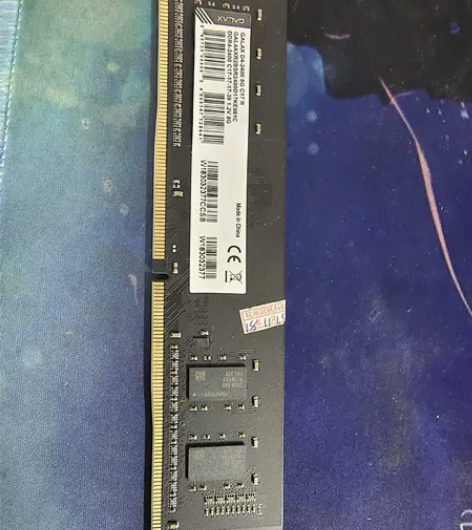影驰DDR4 8g 2400内存一条 感兴...
