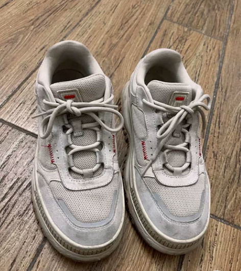 斐乐运动女鞋，38.5码 实拍图，鞋面基本...