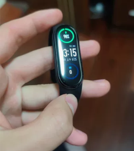 小米手环6nfc版 成色85新有日常使用划...