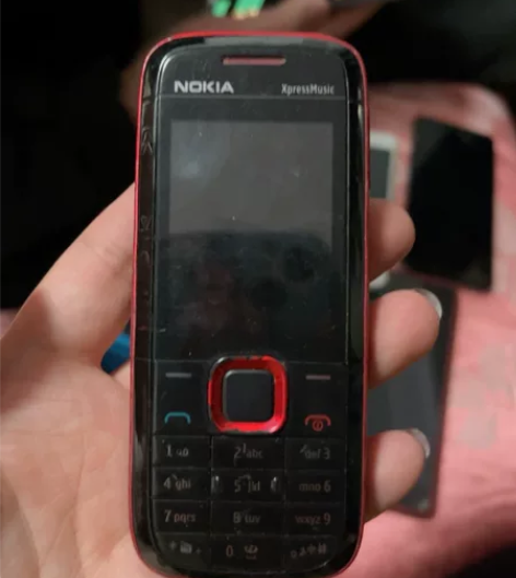 诺基亚5130 高中手机 没充电器不知道能...