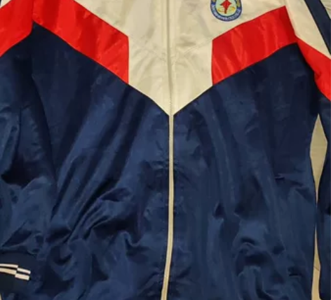 金光绒滑料校服165-170身高,7成新。...