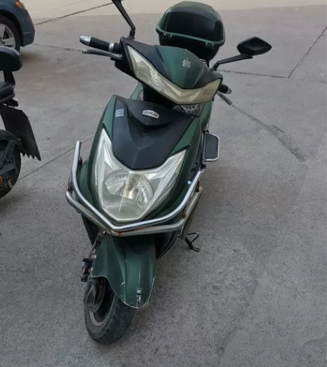 新换三组电瓶。和后胎。因工作原因出售 价格...