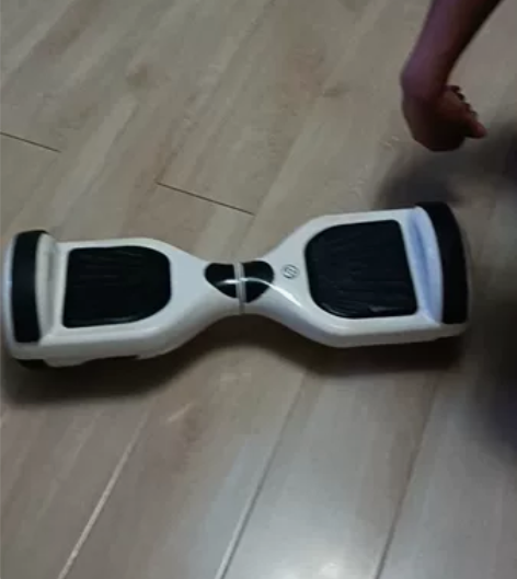 电动平衡车，有充电器，清闲置，仅支持自提，...