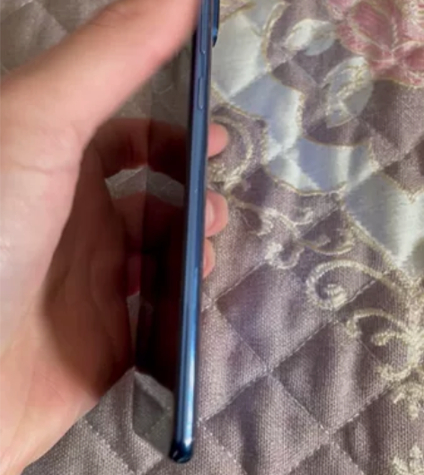 小米9，炫彩蓝，8128。 当备用机用，很...