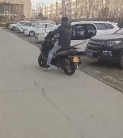 立雅—剑齿虎大踏板150cc 2021年8...