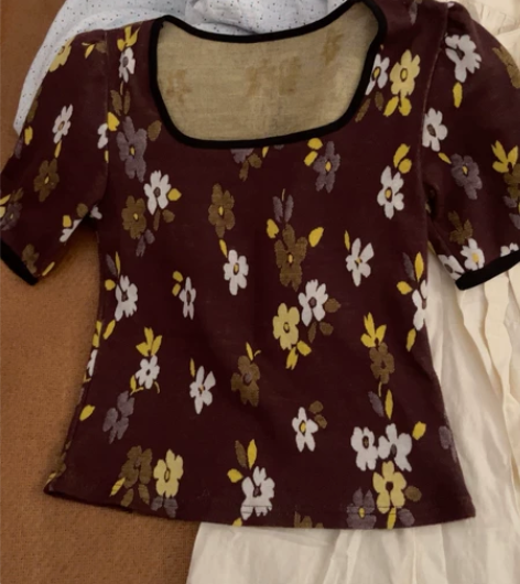 在实体店买的,文艺风套装,衣服不起球不掉色...