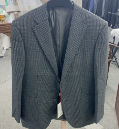 卡丹蒂诺全新男士羊毛西服 都是在包装拆出来...