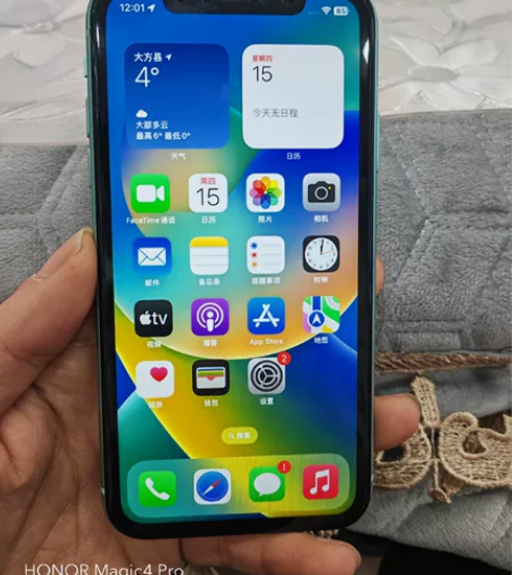 苹果11，绿色国行128G扩容机，屏幕中框...