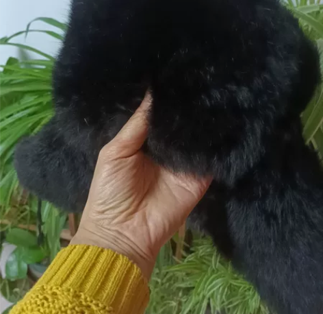 皮草雷锋帽，九成新50出 感兴趣的话点“我...