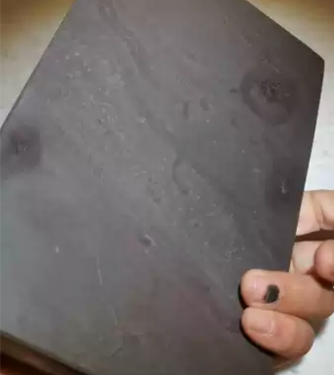 端砚（四大名砚之首）采用60年老料切成。材...