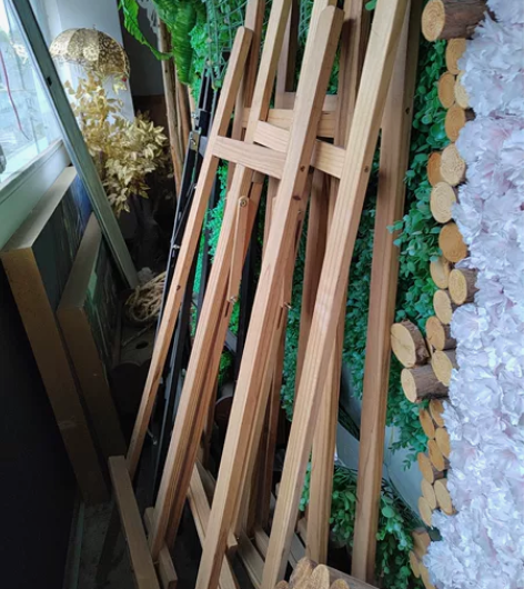 木制画架 有四个 20一个限自提不包邮 感...