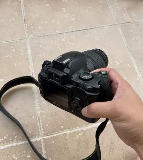 1、尼康D40单反，95新，变焦镜头、UV...