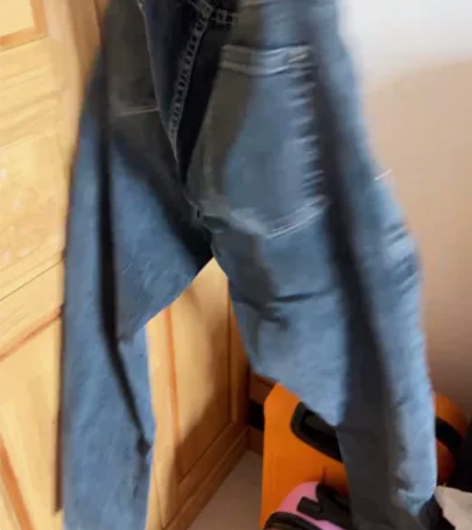 战狼世家男深色牛仔裤，成色接近完美，尺码请...