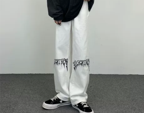 全新未穿白色字母潮牌印花牛仔裤 适合瘦一点...