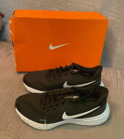 耐克跑鞋休闲鞋35.5码149包邮 全新正...