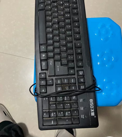 电脑键盘 自己清理下 感兴趣的话点“我想要...