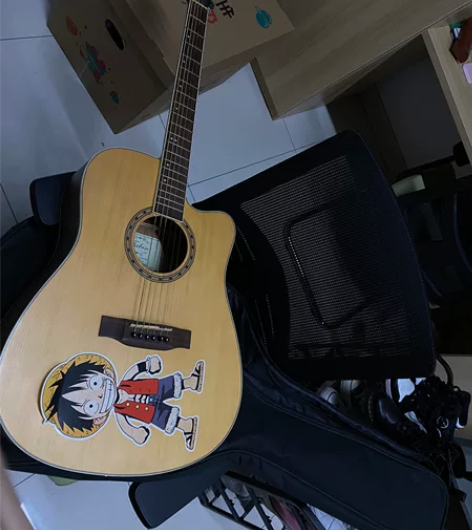 41寸FABIN民谣吉他 琴弦绣了 自行更...