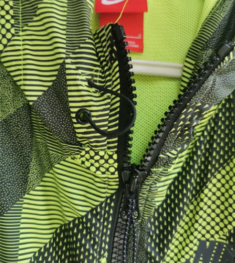 耐克春秋衣，适合170左右。体重120左右...