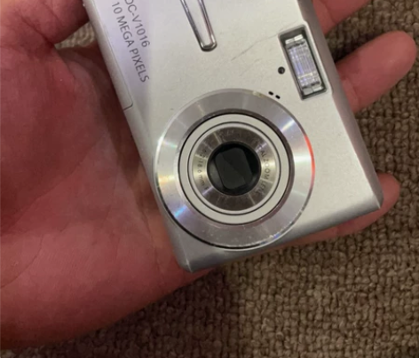 爱国者数码相机v1016 问题机器 电池触...