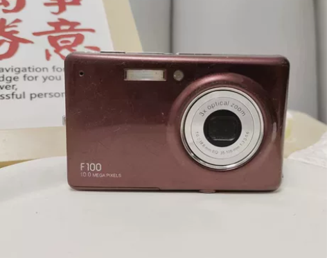 爱国者F100，棕色功能完好，1000w像...