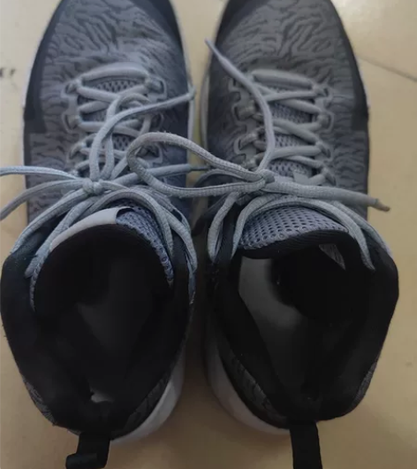 正品李宁空袭4代低帮减震篮球鞋,43码,成...