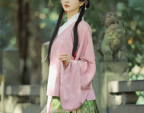 【特卖价】兰若庭汉服 如意松鼠 明制 交领...