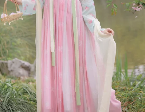 妃亦坊原创汉服！！低价出 买来拍照用的，就...