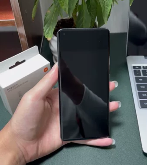 2小米11Ultra 12+512 全套配...