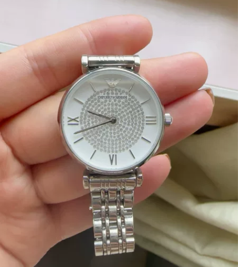 阿玛尼满天星 手表 电池没电了 很久没用了...