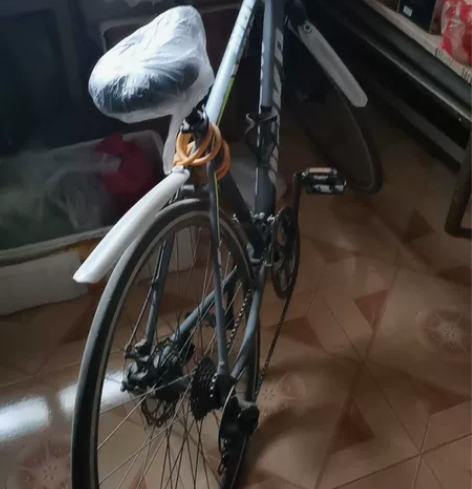 公路自行车几乎全新,疫情放家有积灰,无擦碰...