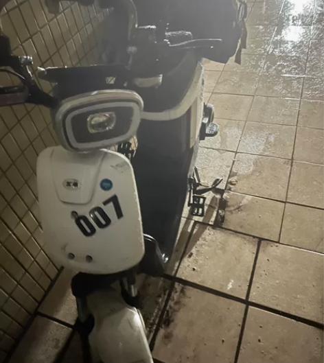 五羊电动车+60伏50安电池 感兴趣的话点...