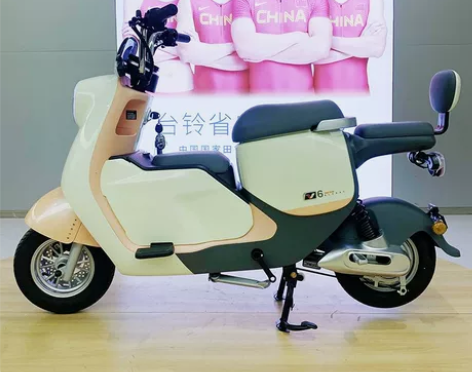 台铃V6  V1中置箱颜色齐全 感兴趣的话...