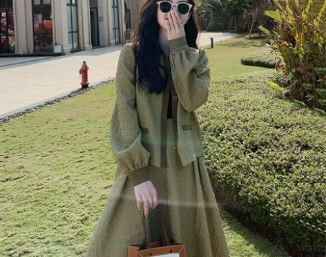 ?时尚洋气两件套装女2021春秋复古港风香...