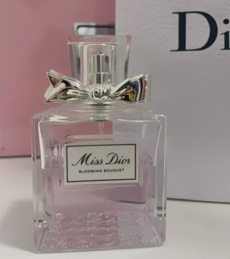 迪奥小姐花漾淡香氛，用了一半，专柜买的，香...