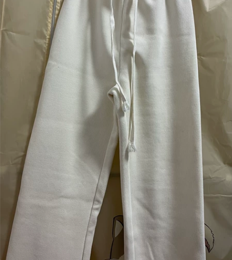 直筒加绒休闲裤，裤长100，松紧腰 感兴趣...