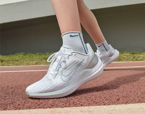 Nike耐克官方AIR WINFLO 9女...