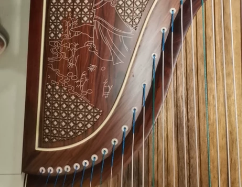 自用古筝~琼花古筝，原价7100。使用3年...