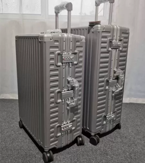 漫游铝框行李箱24超静音万向轮旅行箱28拉...