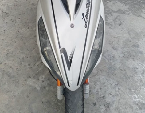 银色yamaha/雅马哈100CC燃油踏板...